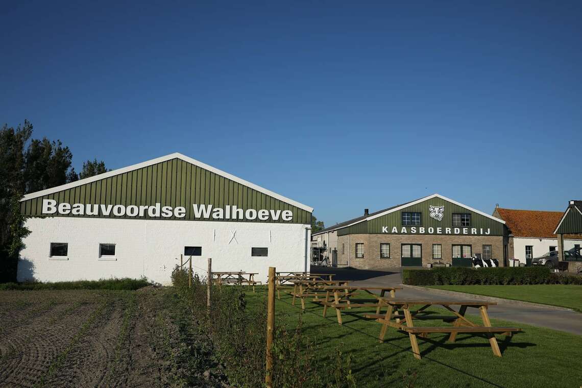 Voorgevel beauvoordse-walhoeve - Beauvoordse Walhoeve, langs de Lo-vaart - Homepage